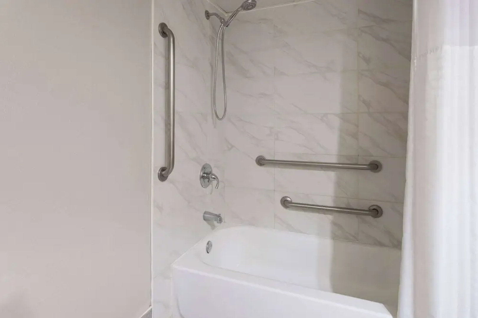 Days Inn & Suites Albany