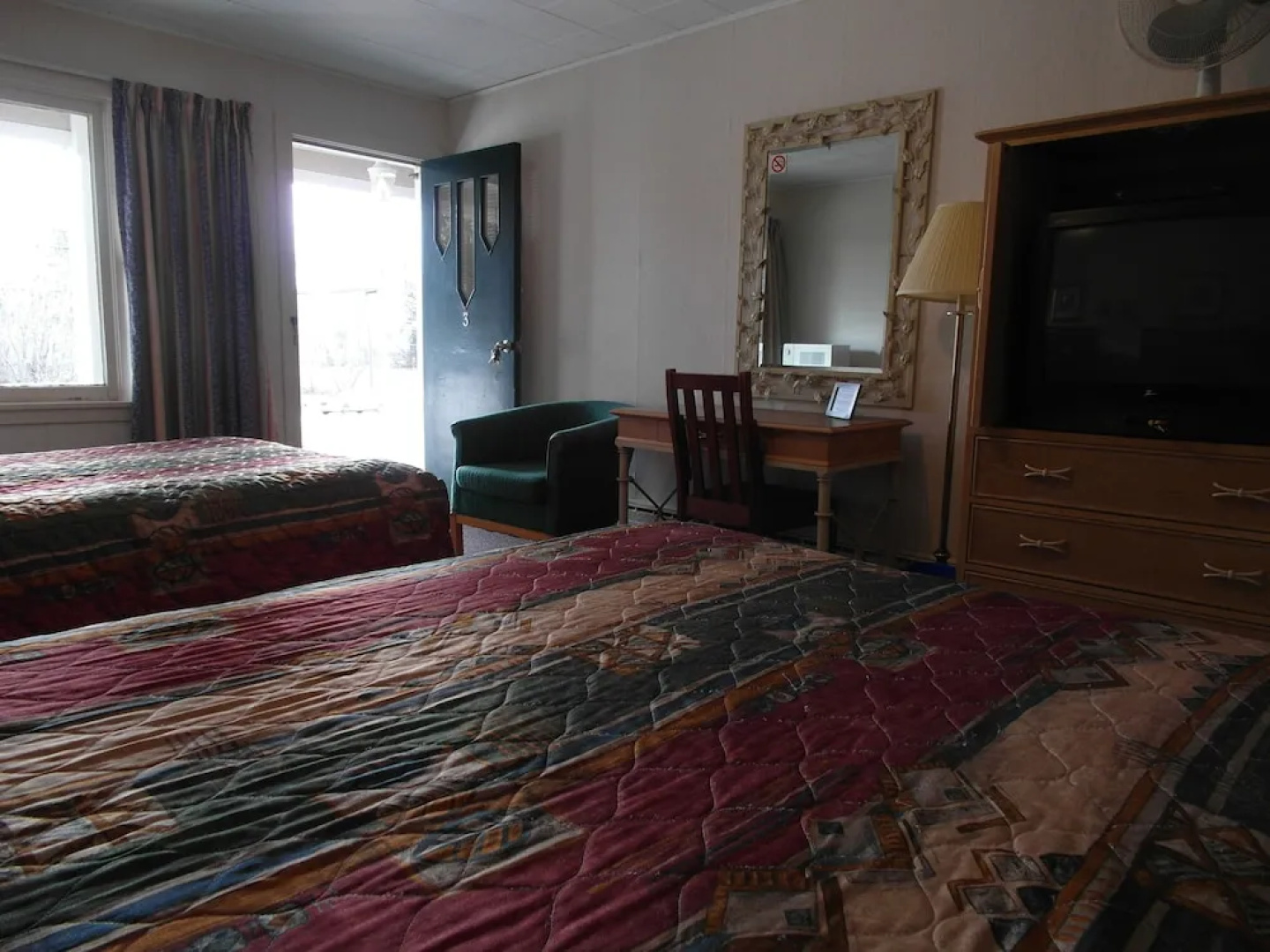The Lionstone Inn Motel and Cottages