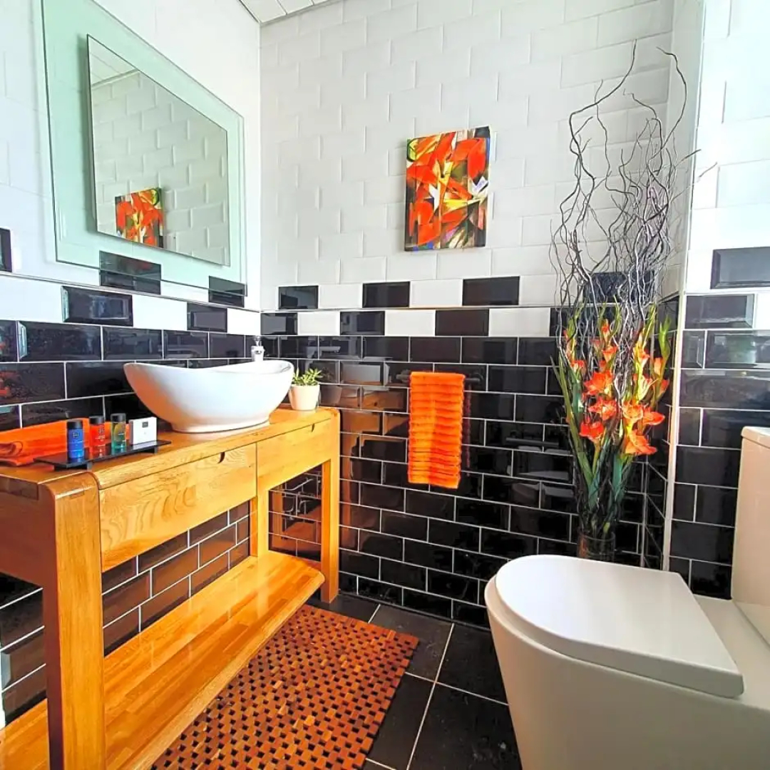 The Orange Fox Lux Room and Hot Tub at The Grumpy Schnauzer Guest House