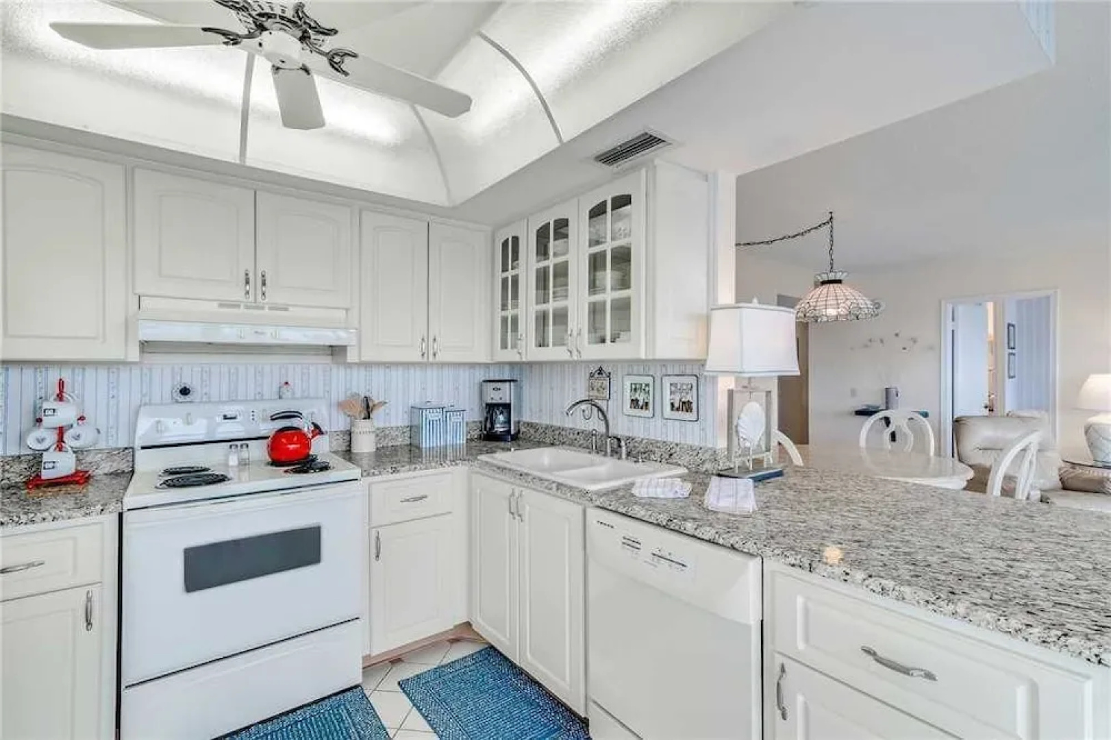 Palma Del Mar E608 - Two Bedroom Condo