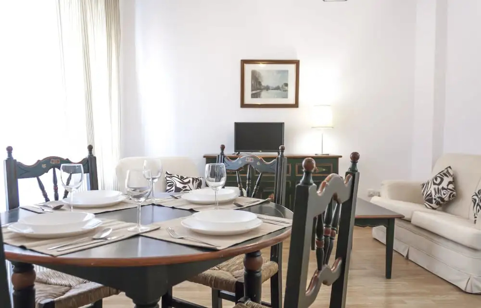 Alameda's Pearl with parking