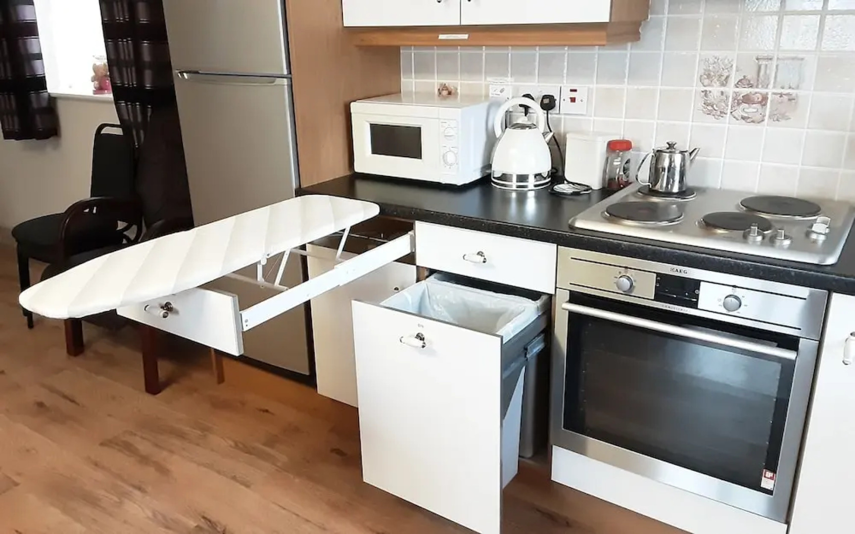 2 Bed Cottage - Sleeps 6 - Parking - Wifi