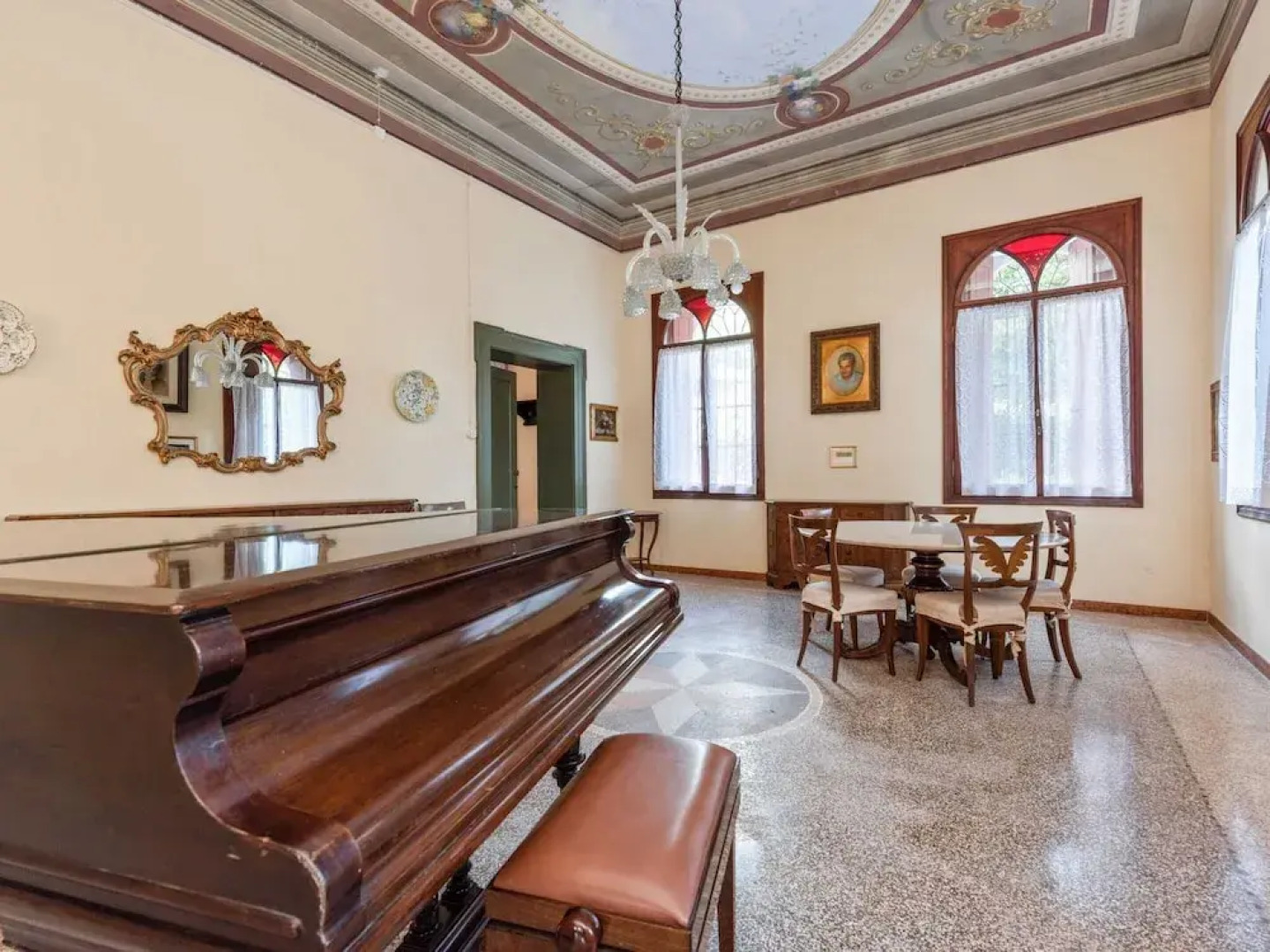 Castle in Romano D'ezzelino With Garden