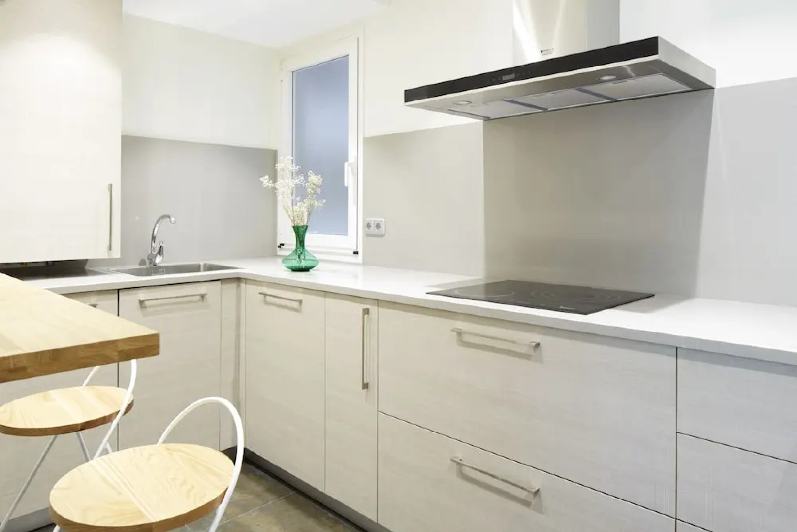 Playa de Ondarreta Apartment by FeelFree Rentals