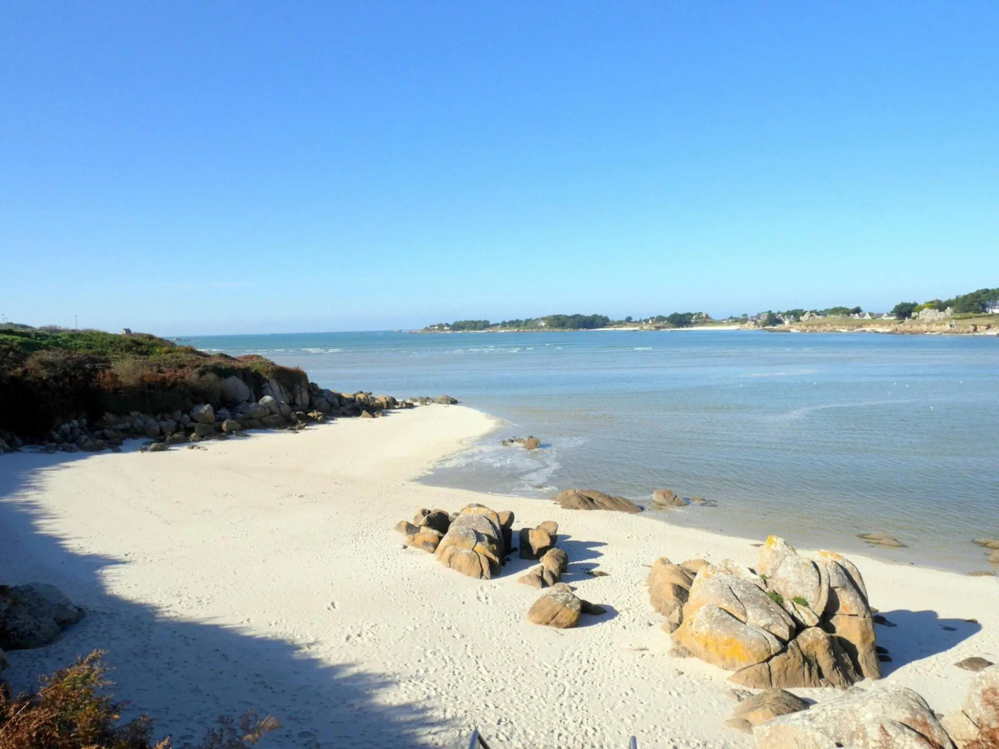 Holiday Home With Jacuzzi, Guisseny