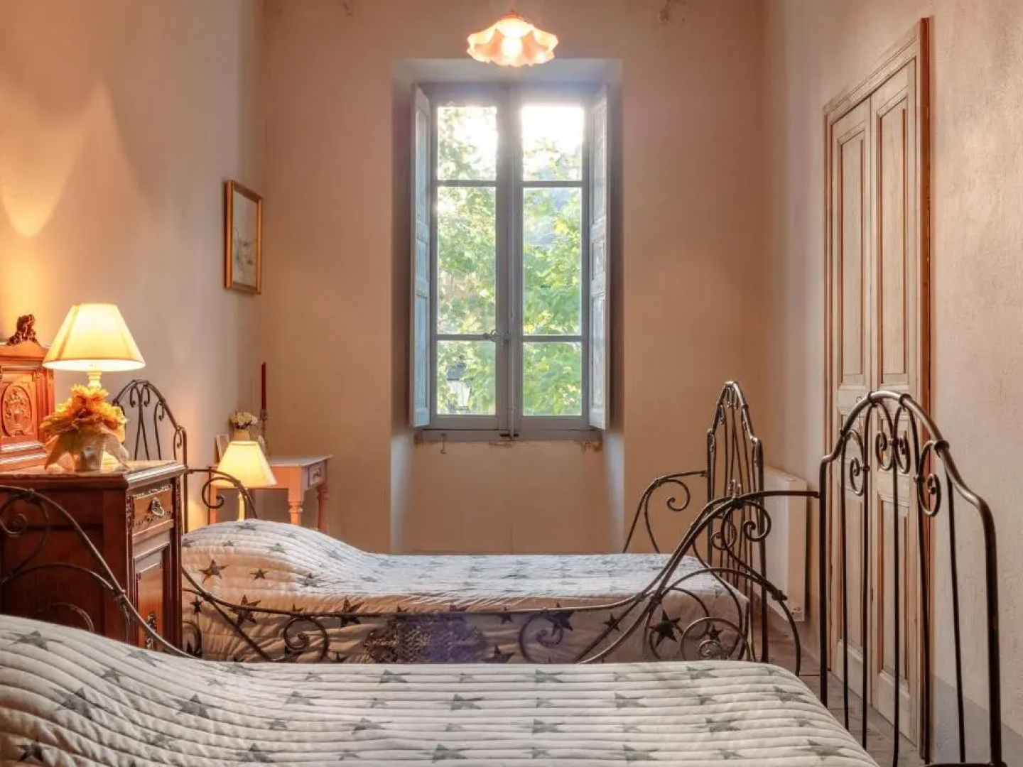 Maison de 4 chambres avec terrasse amenagee et wifi a Levie