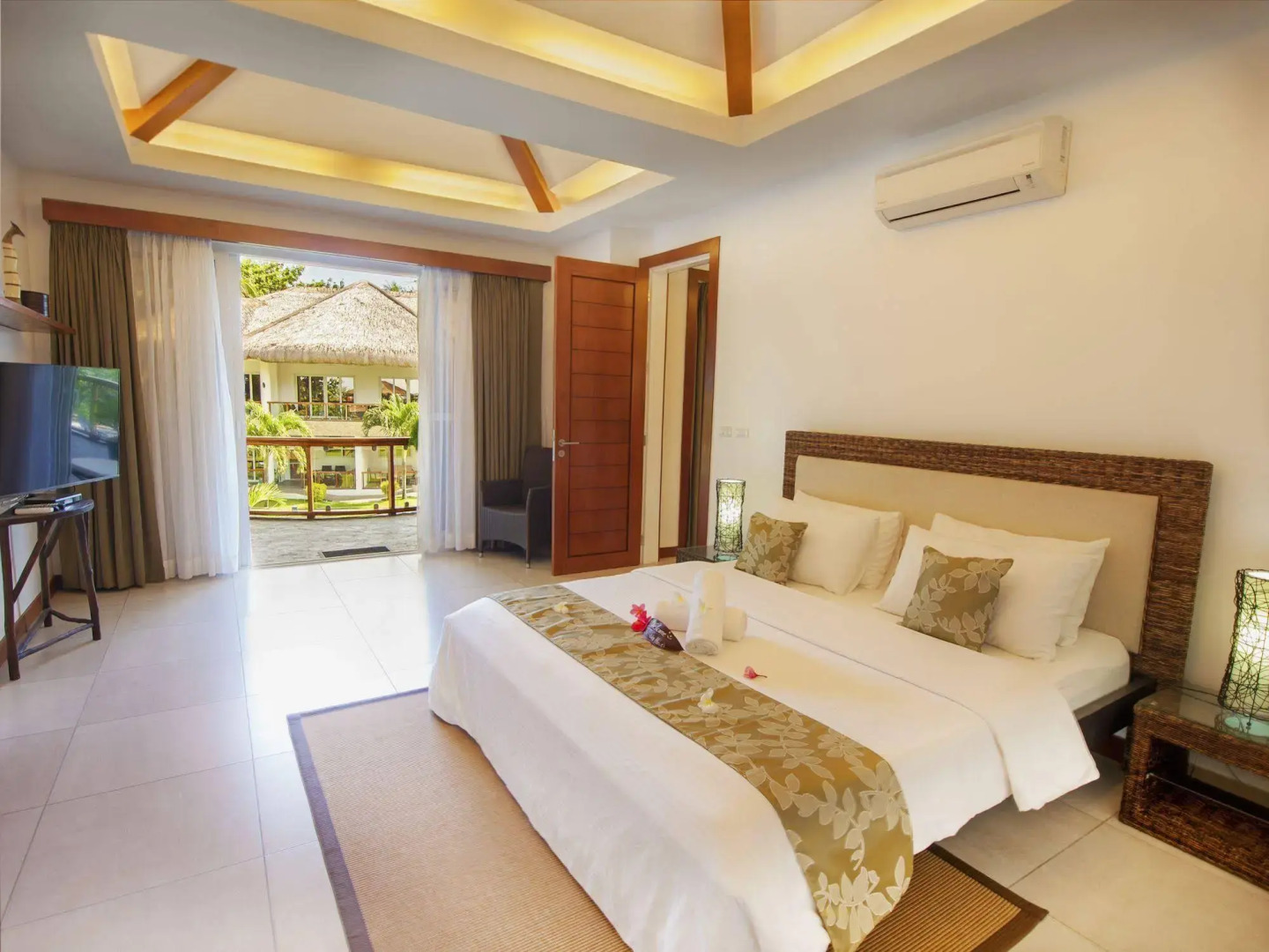 Vida Homes Condo Resort