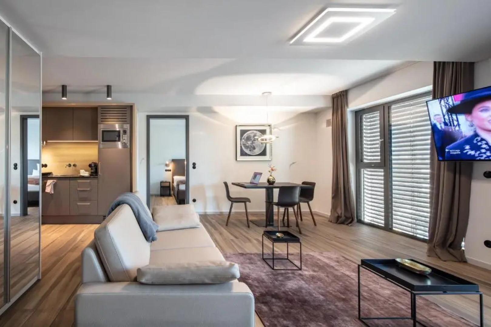 Golden Ball, Exclusive Serviced Apartments Munich