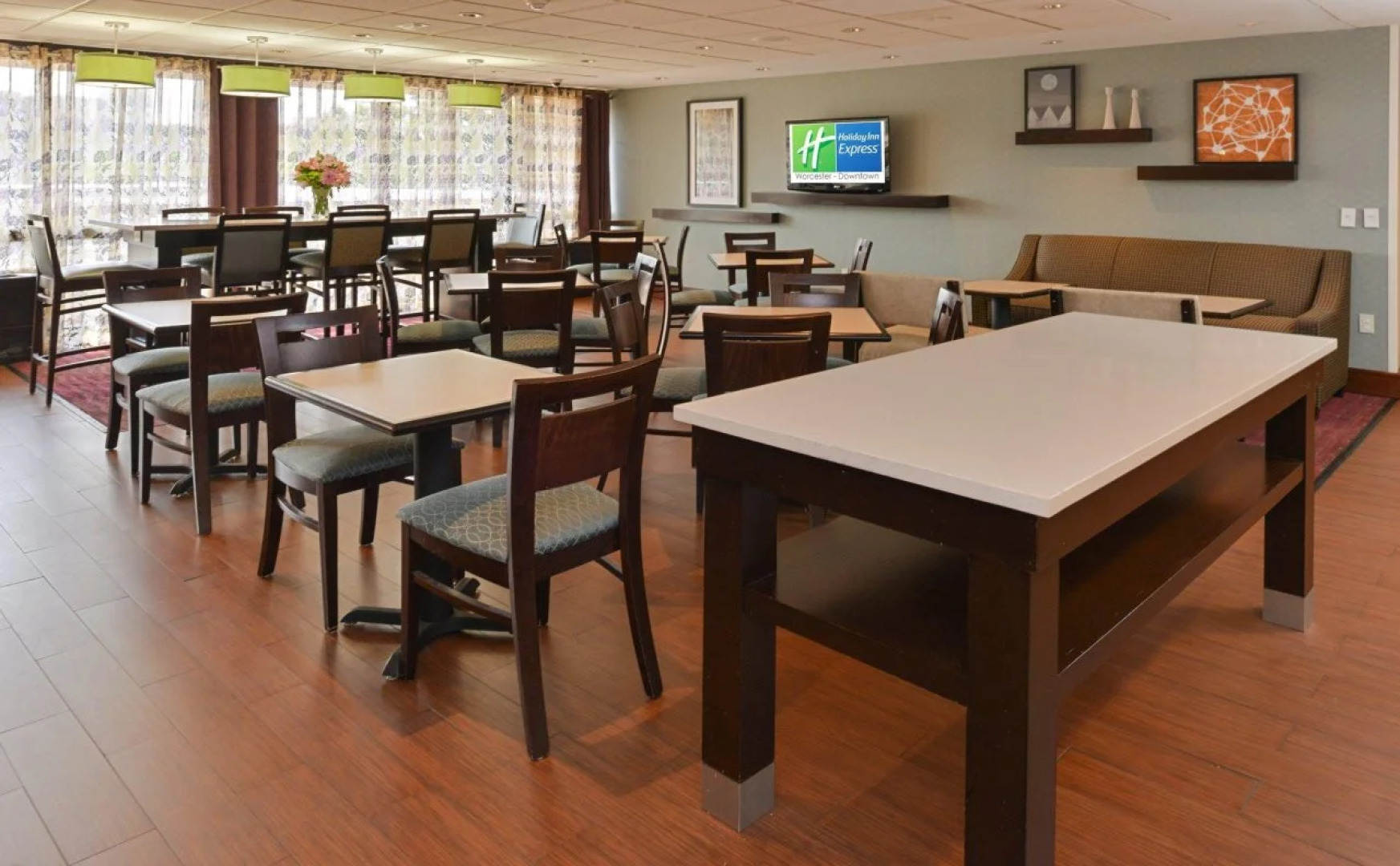 Holiday Inn Express Worcester