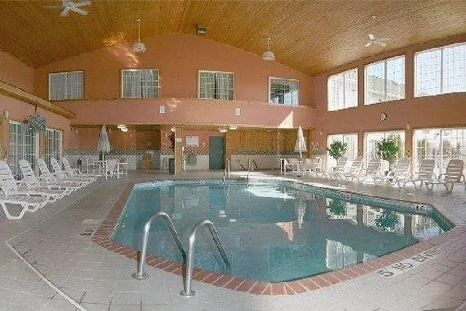 Flat Creek Inn And Suites