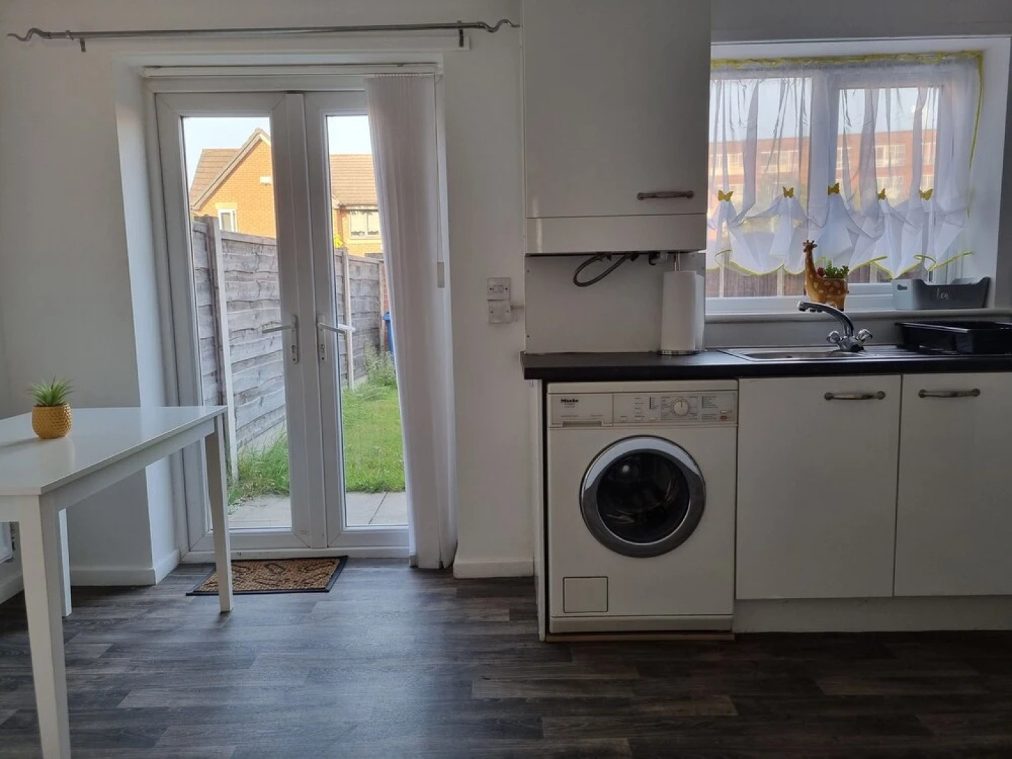 Charming 3-bed House in Leigh Siddow Common