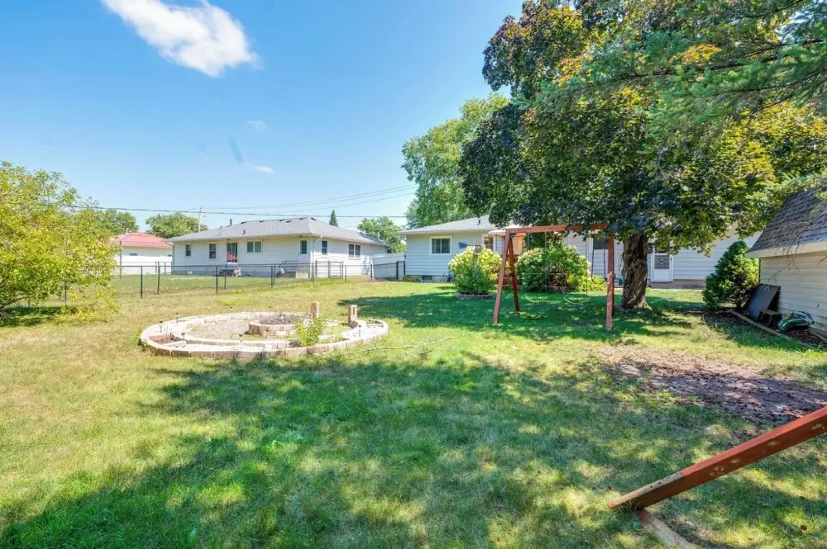 Pet-friendly Waterloo Abode w/ Deck!