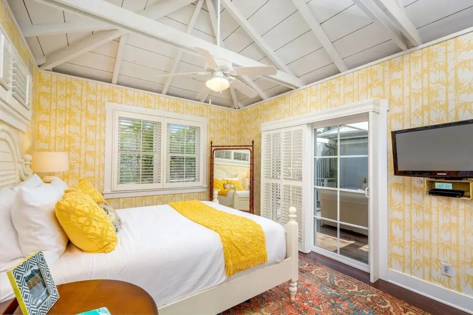 Brennecke's Beach Cottage 2 Bedroom Home by Redawning