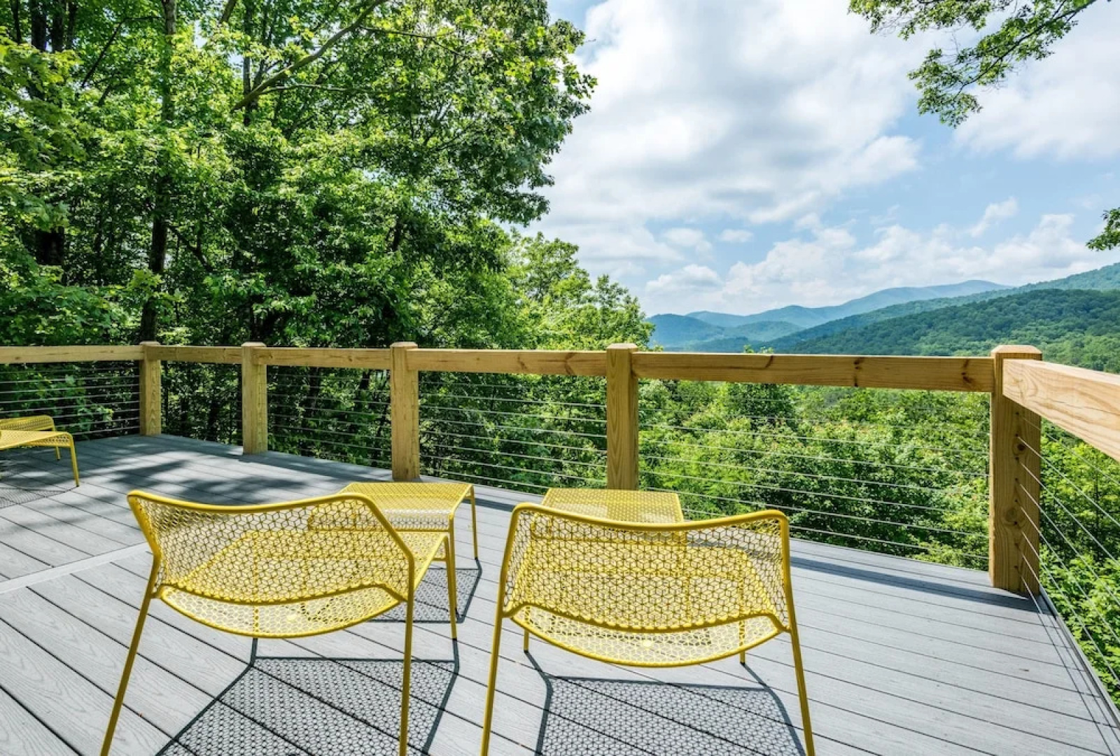 732 Mountain Home 4 Bedrooms 2.5 Bathrooms Home