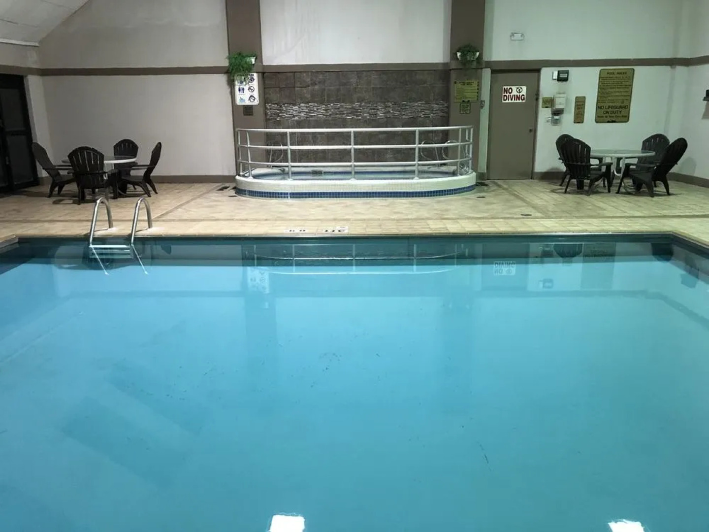 Holiday Lodge Hotel & Conference Center