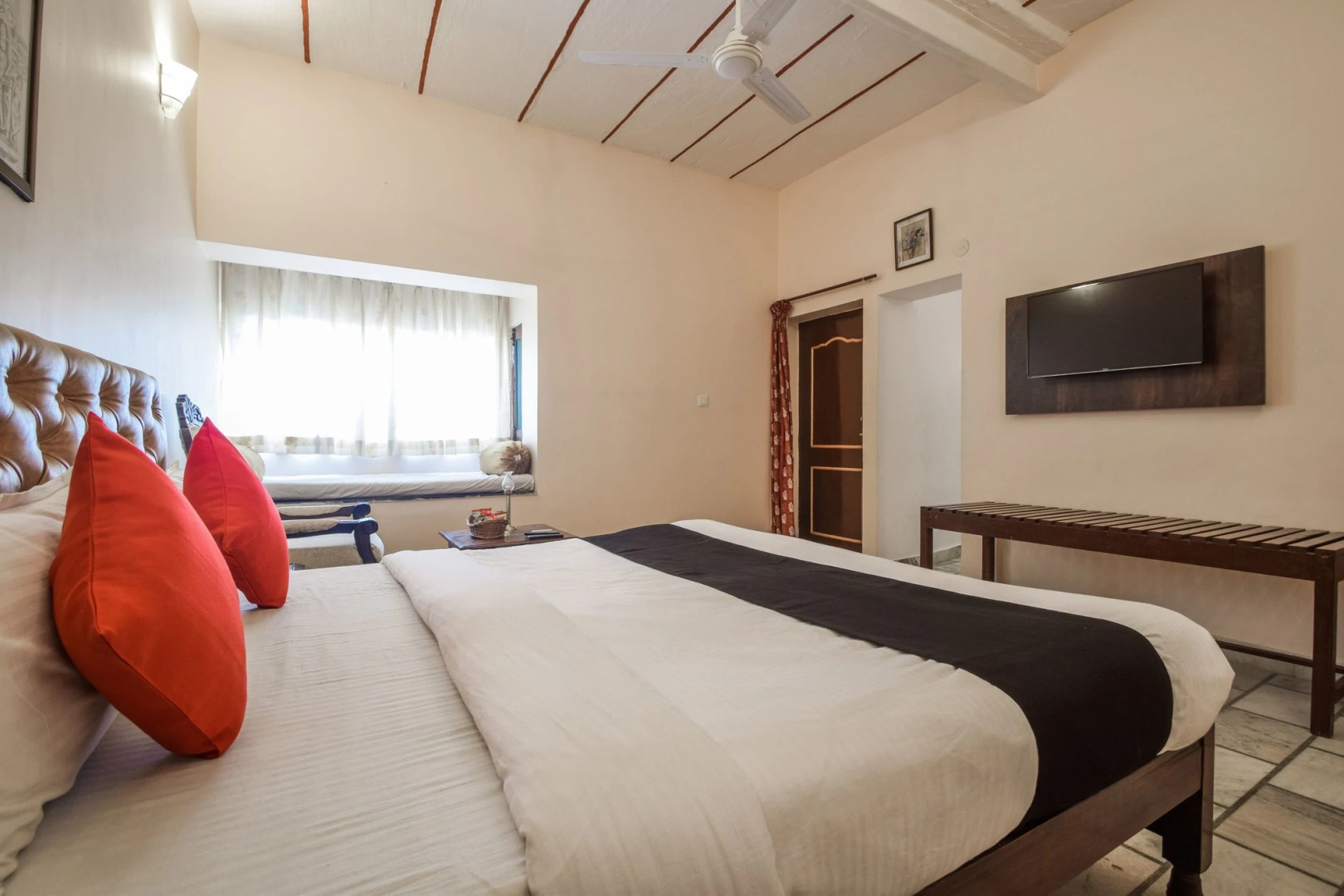 Capital O 23356 Hotel Kumbhal Castle