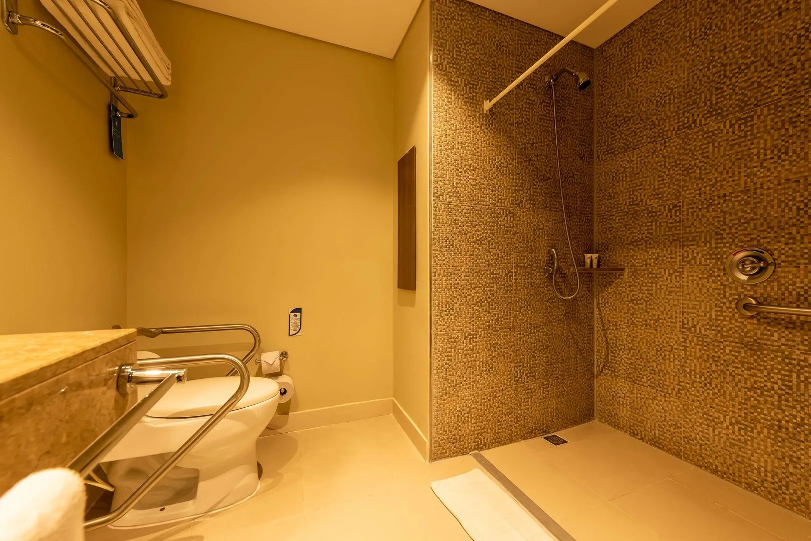 Hampton By Hilton Cartagena