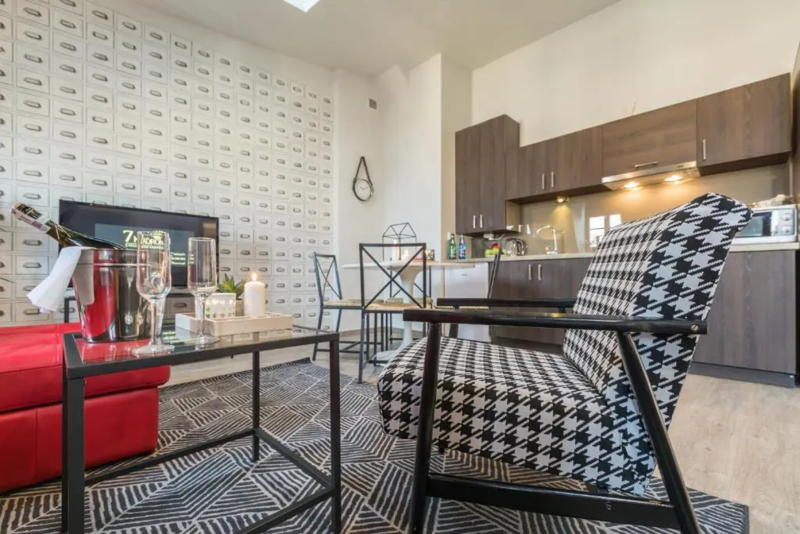 7 Koron Apartments