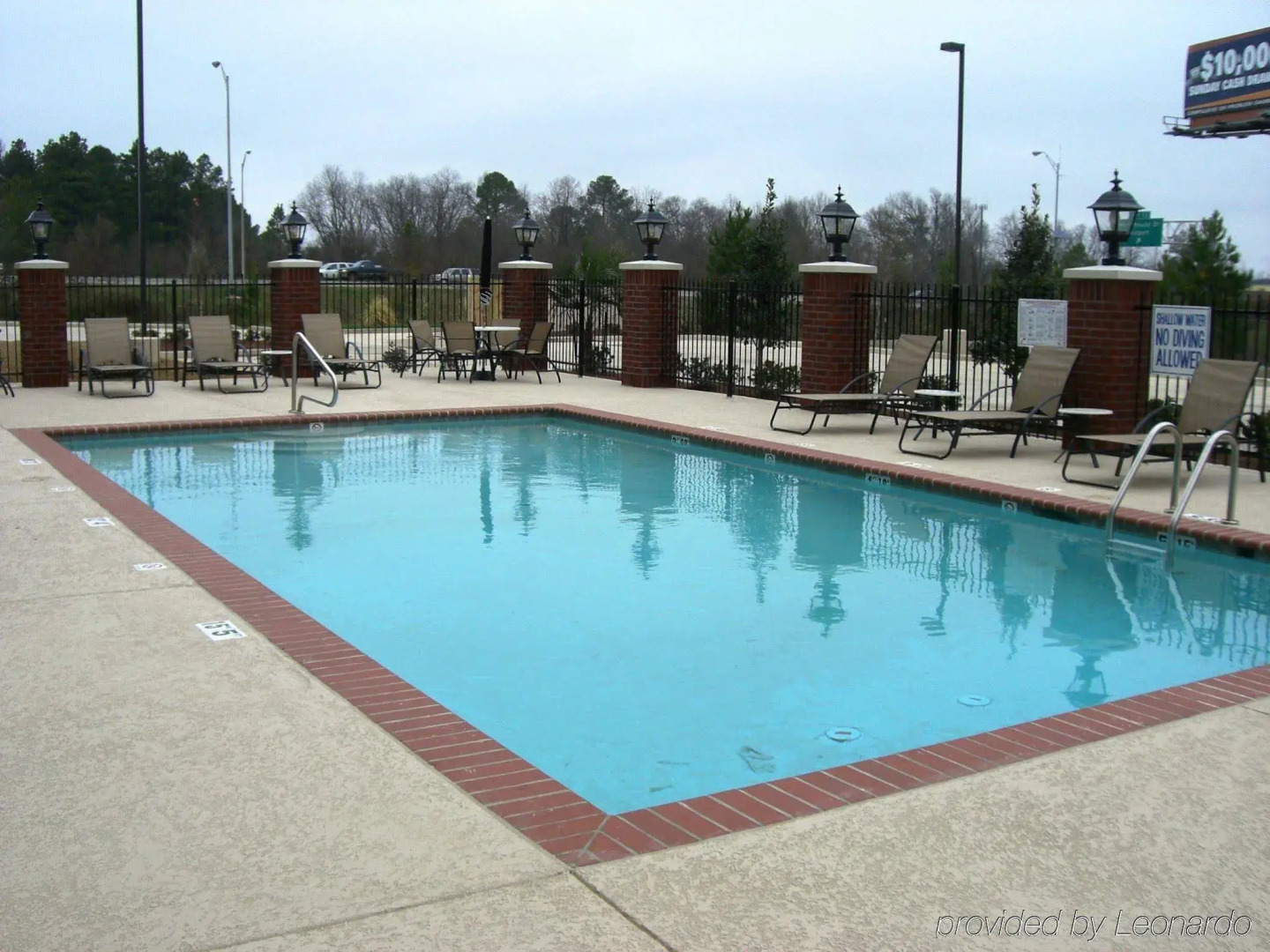 Holiday Inn Express & Suites West by IHG