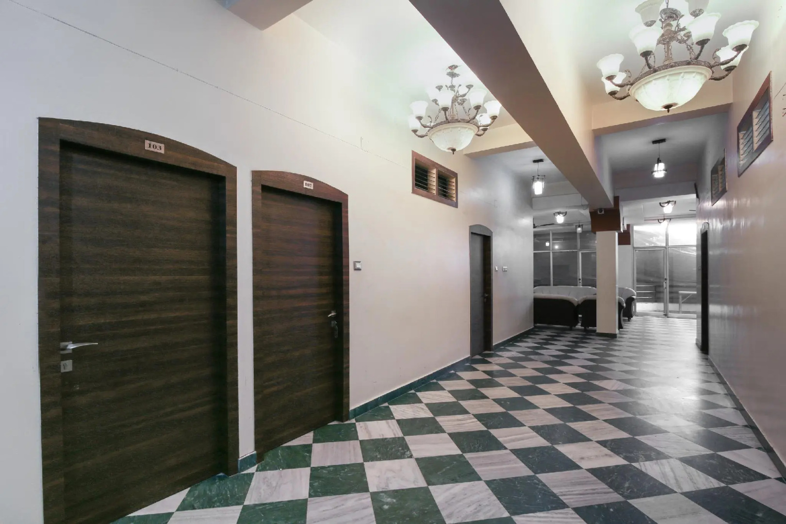 Capital O 65036 Hotel Siddhi Vinayak