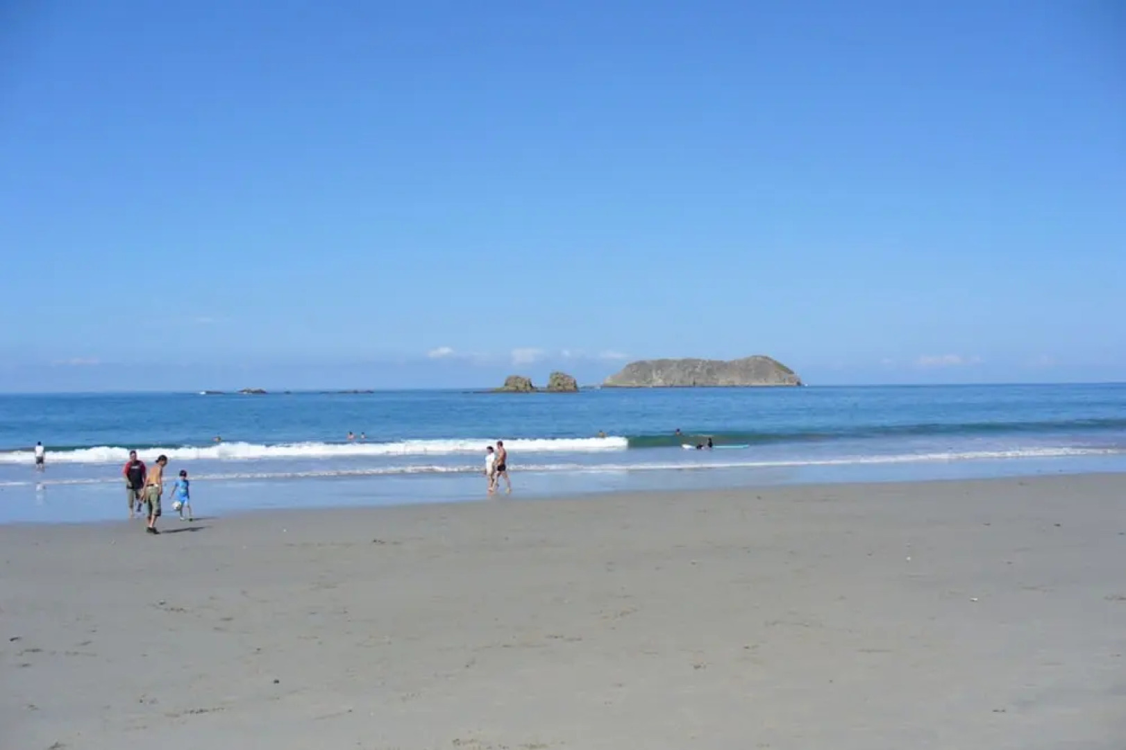 Oceanfront Hotel Verde Mar direct access to the beach