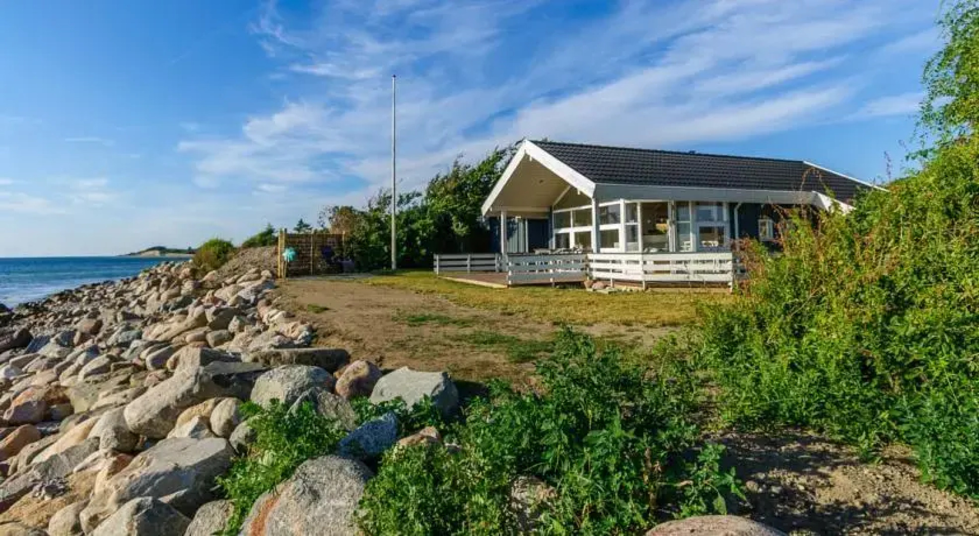 Stenene 101 Holiday House