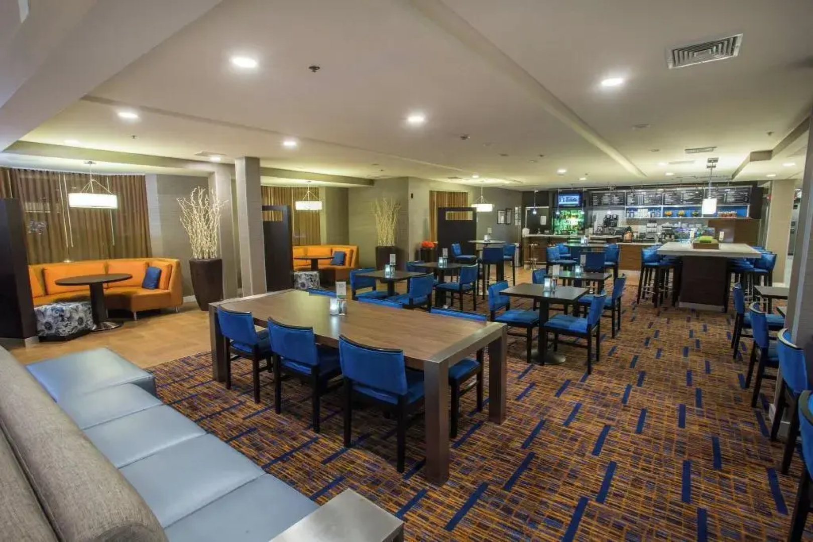 Courtyard Boston Raynham