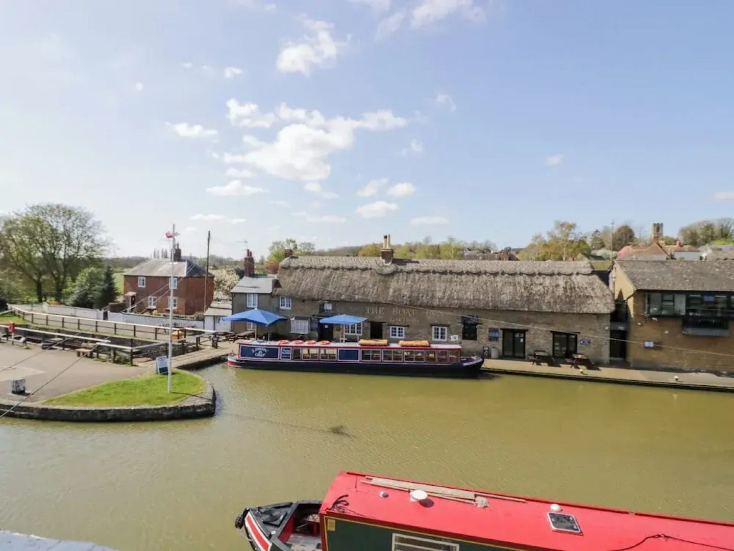 3 Canalside Cottages
