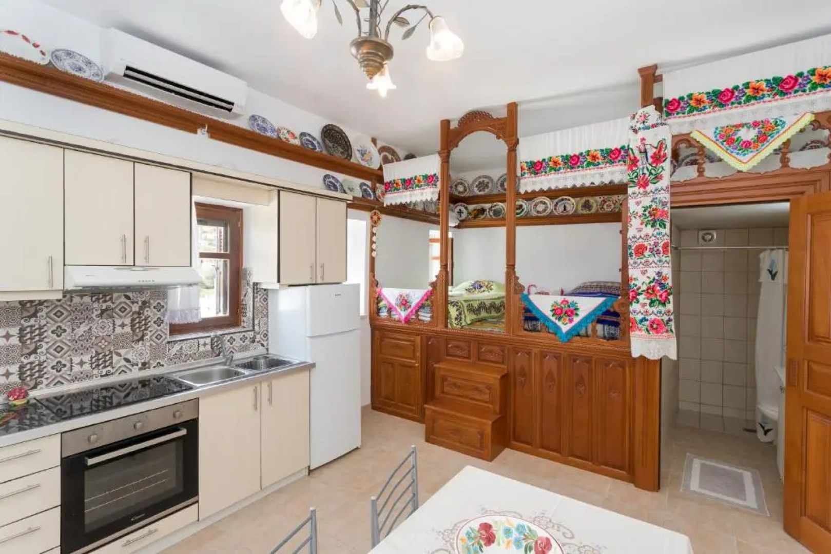 Nicolas Traditional House of Olympos