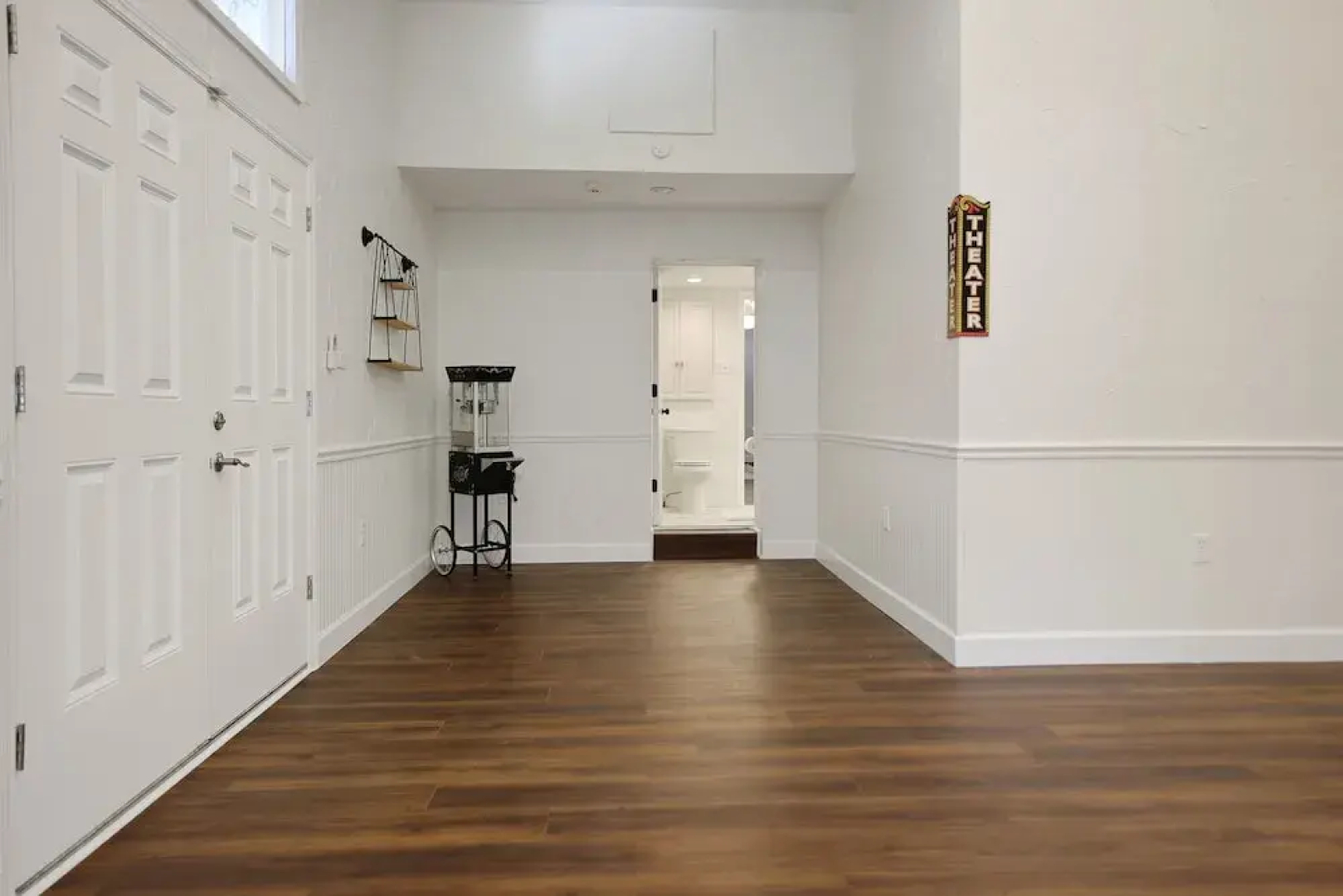 Golden Retreat: Expansive 6BR Home w Heated Pool ~