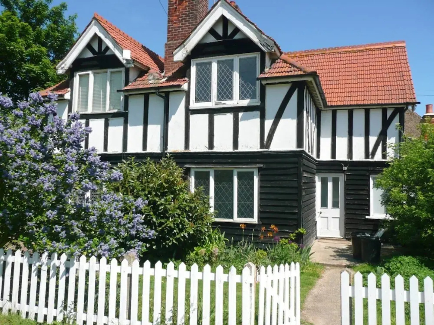 Beehive Cottage / 2-bed Home on Osea Island, Essex