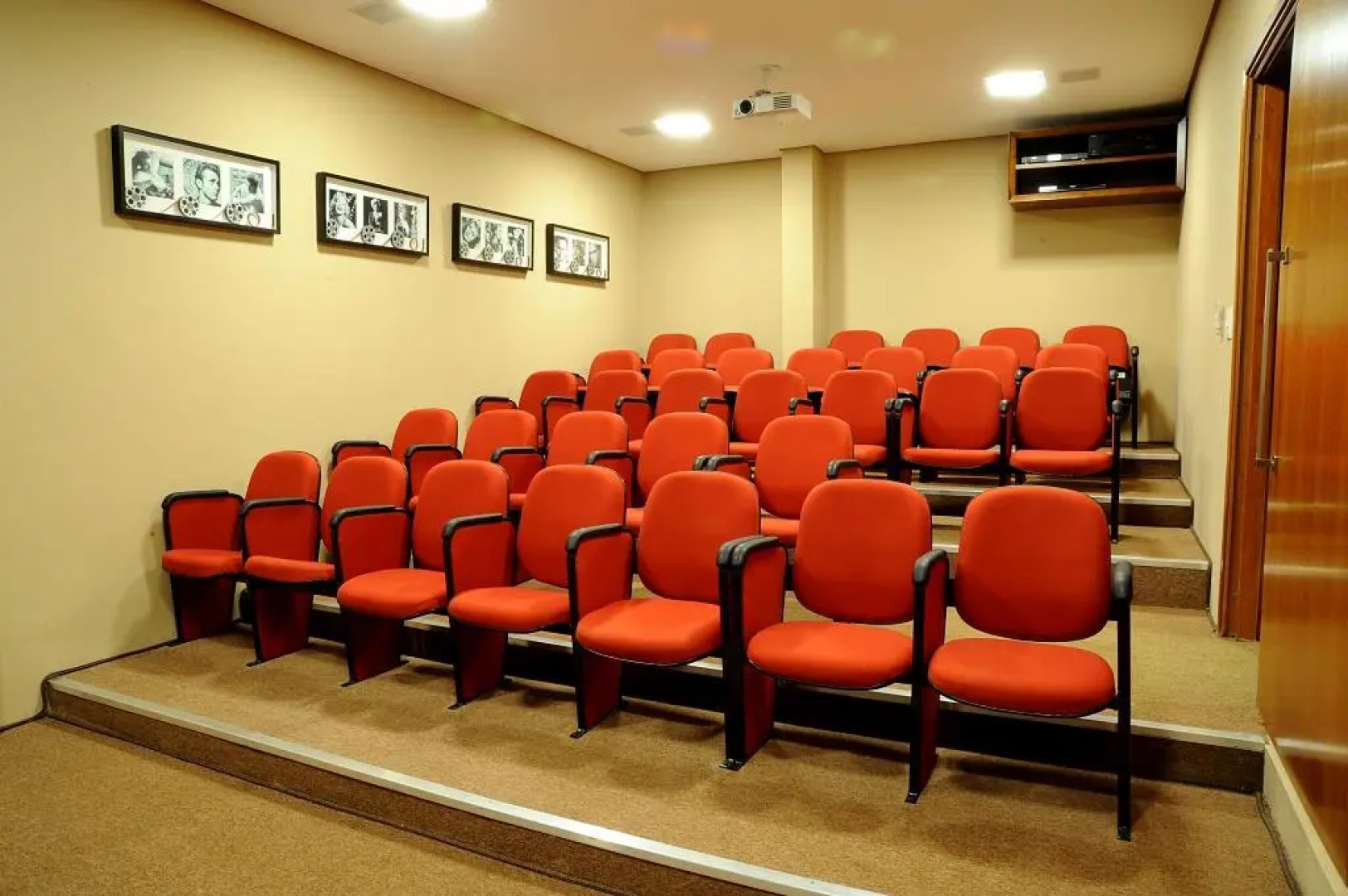 Ramada by Wyndham Furnaspark