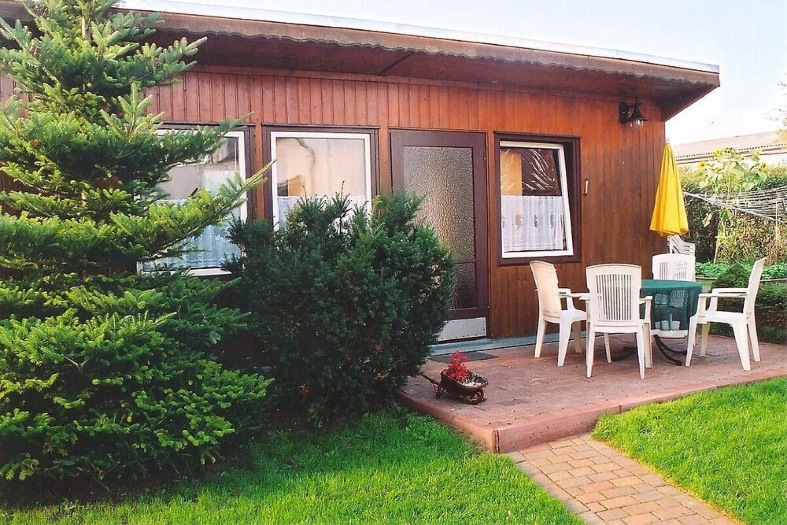 Schöner, im Grünen Gelegener Bungalow in Zirkow für 2-3 Personen