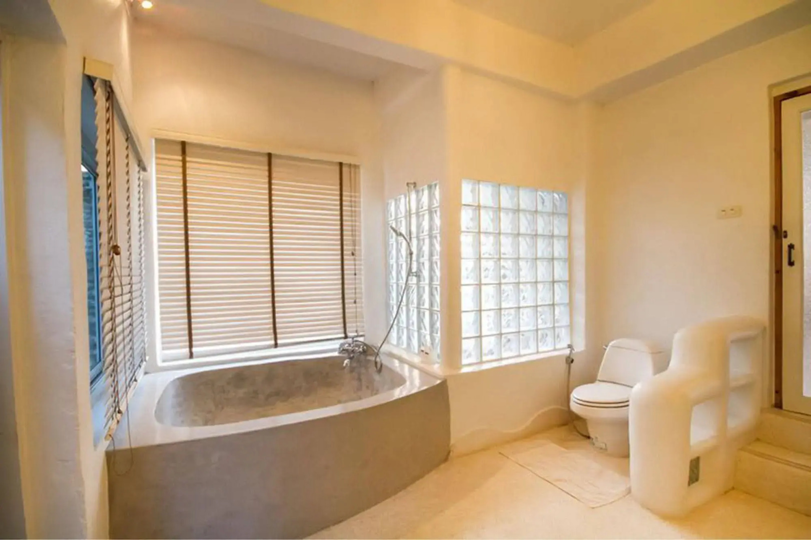 Morning Glory Resort