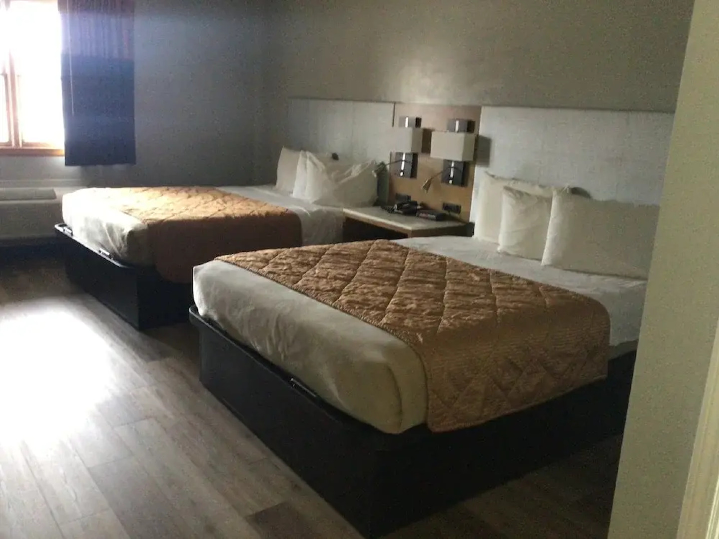 Colonial Brick Inn & Suites