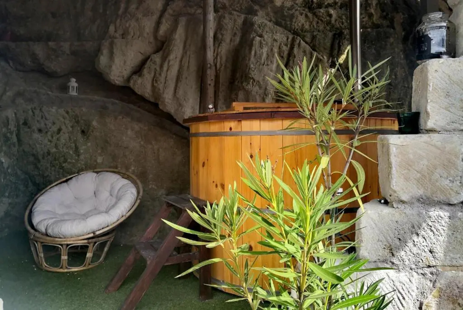 Kakukkfu Barlang-Vendeghaz