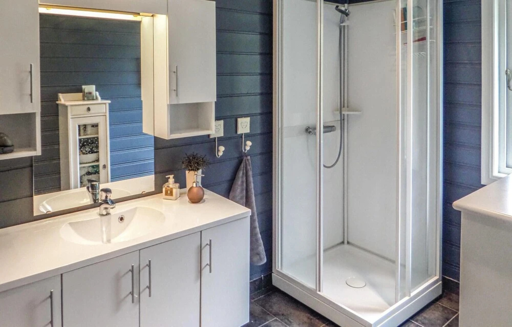 Nice Home in Hebnes With 4 Bedrooms and Wifi