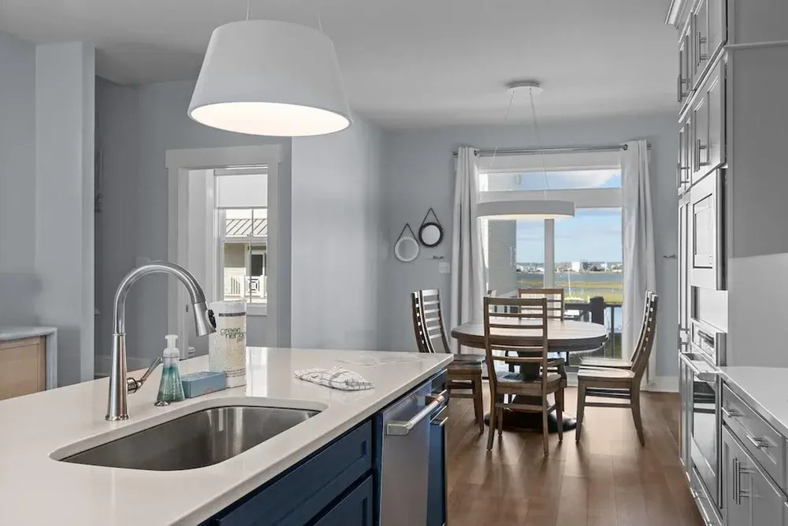 South Breeze 3 Bedroom Townhouse by RedAwning