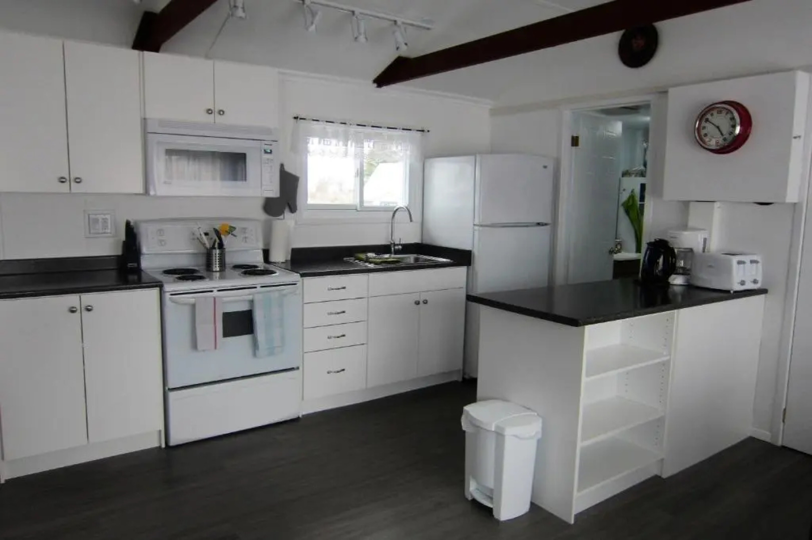 Twin Birch Suites and Cottages