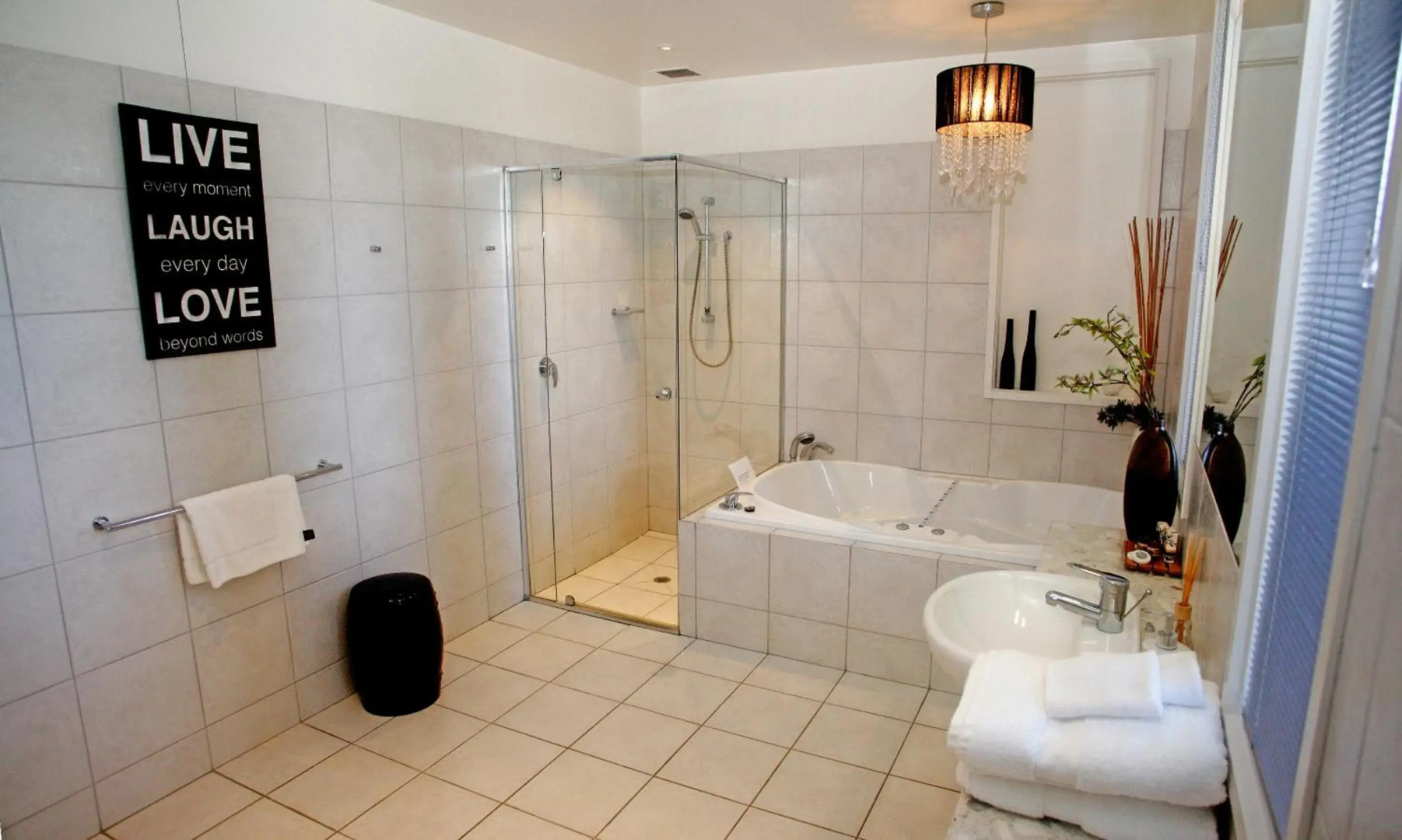 Hilltop Apartments Phillip Island - Adults Only