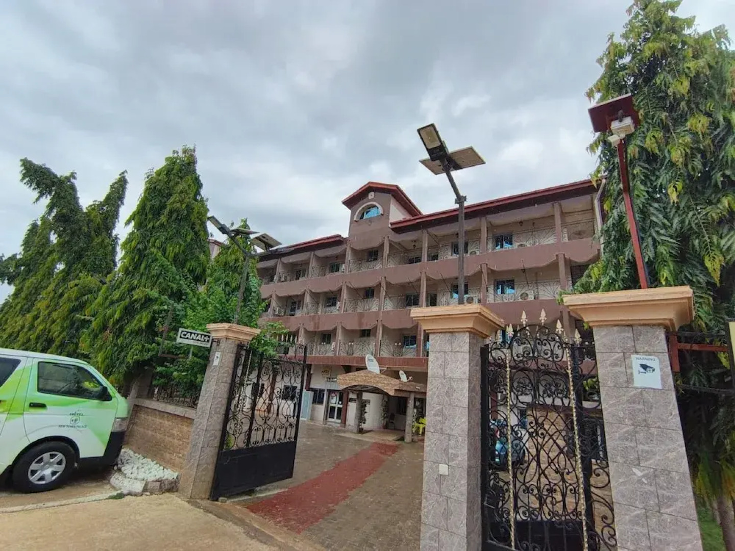 Newtown Palace Hotel