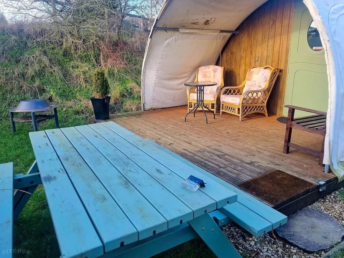 Cosy 1 Bedroom Cabin- Moon Pod