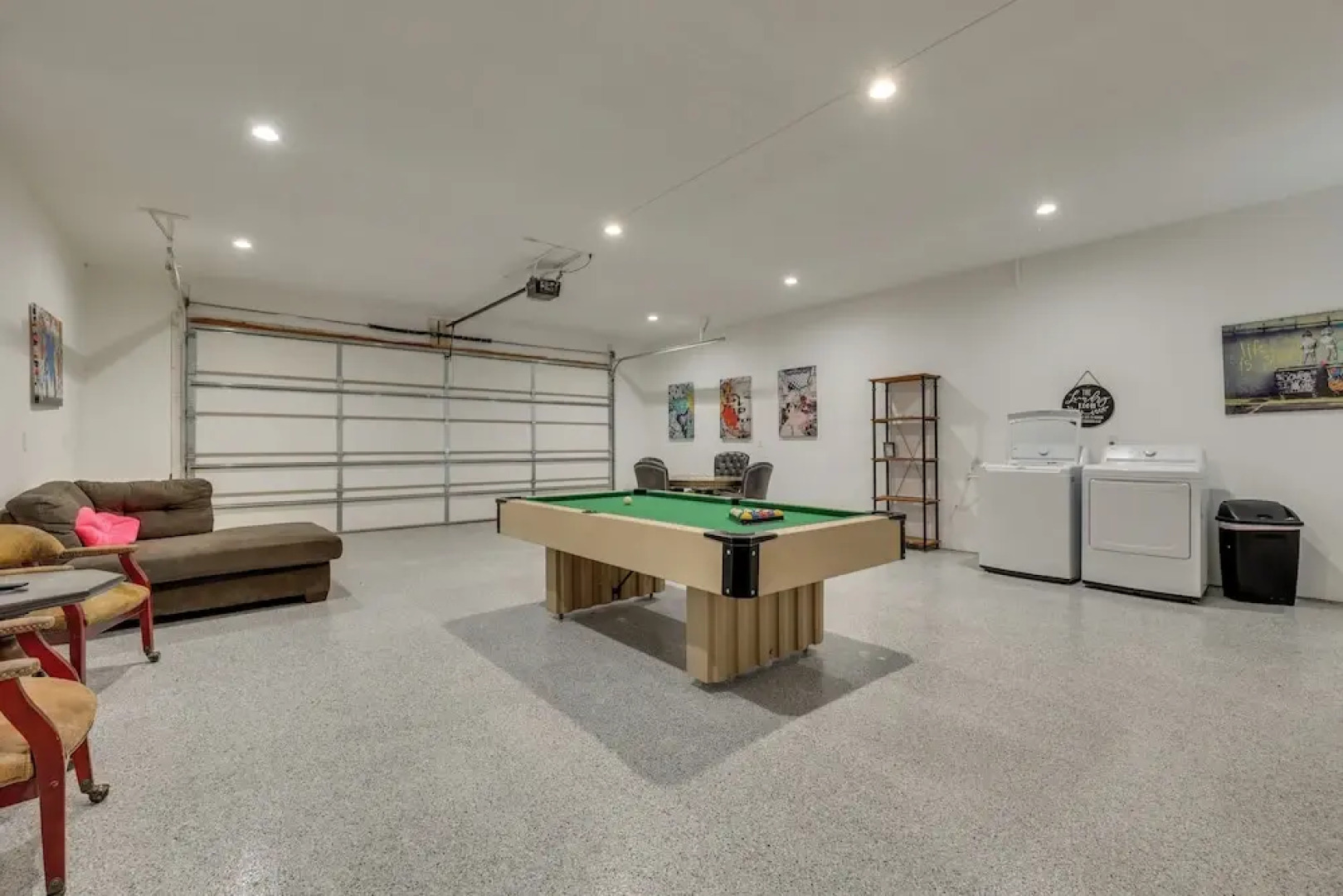 Colorado River Views: Waterfront Bullhead Home