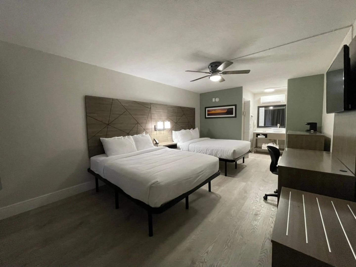 Quality Inn & Suites Airport/Cruise Port Hollywood