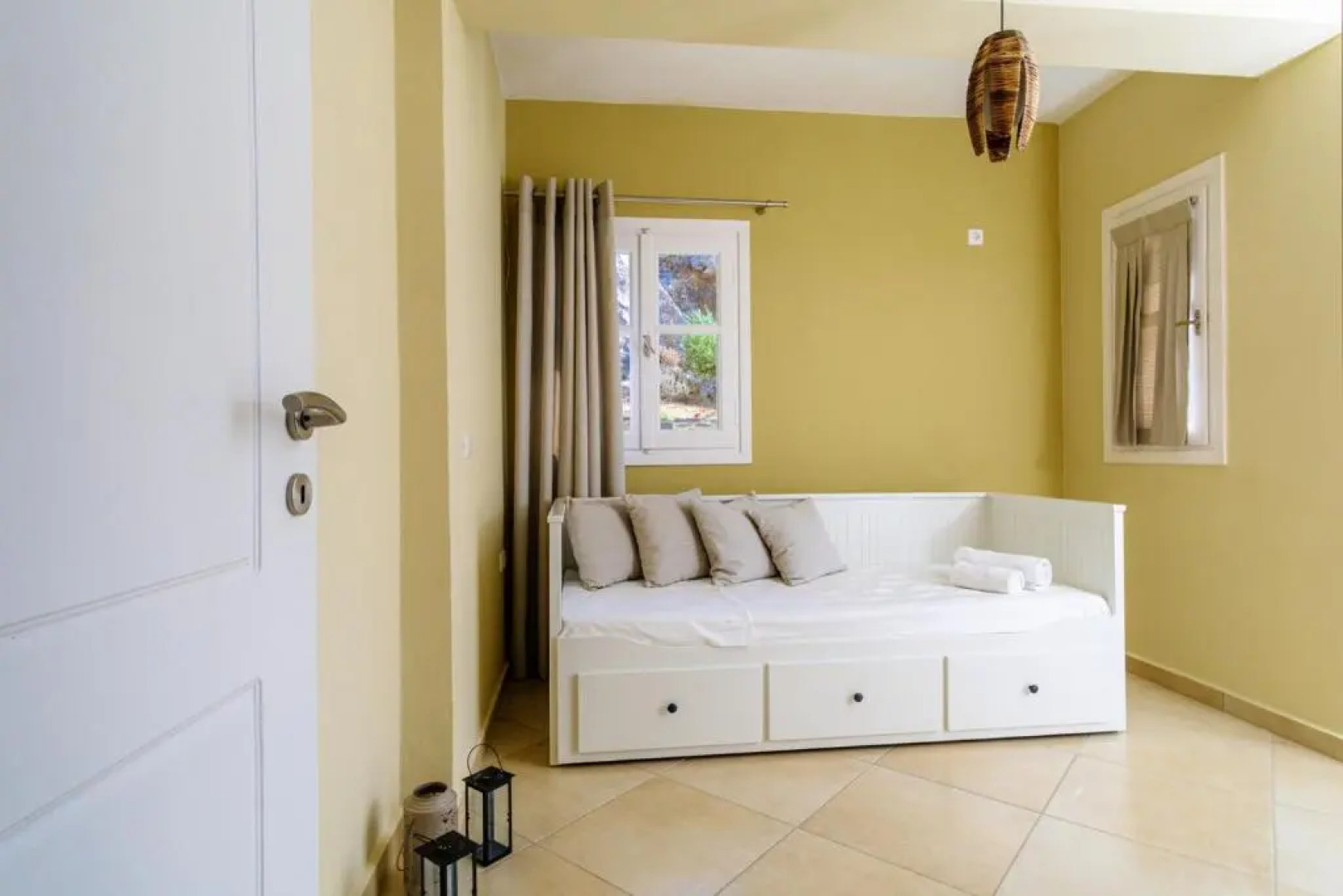 Avrofilito Syros Houses