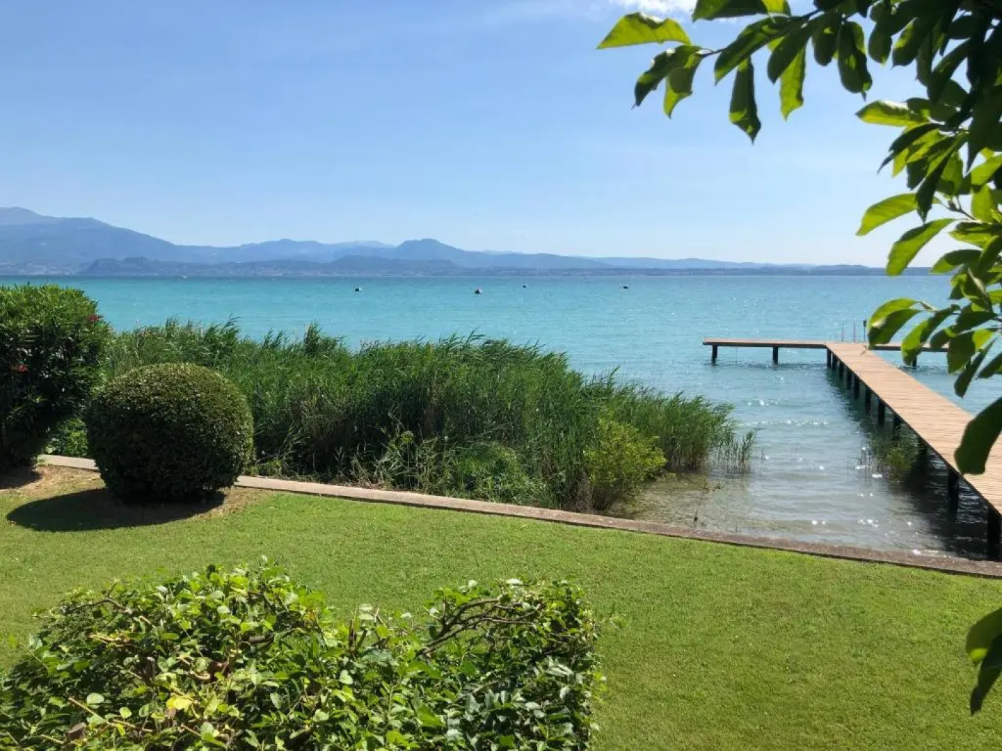 Lake Front Luxury Suites (Adults Only)