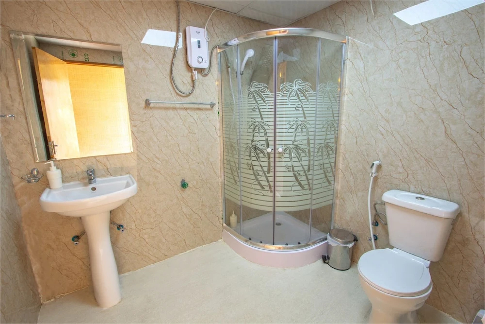 Отель Bianky Beach Camp