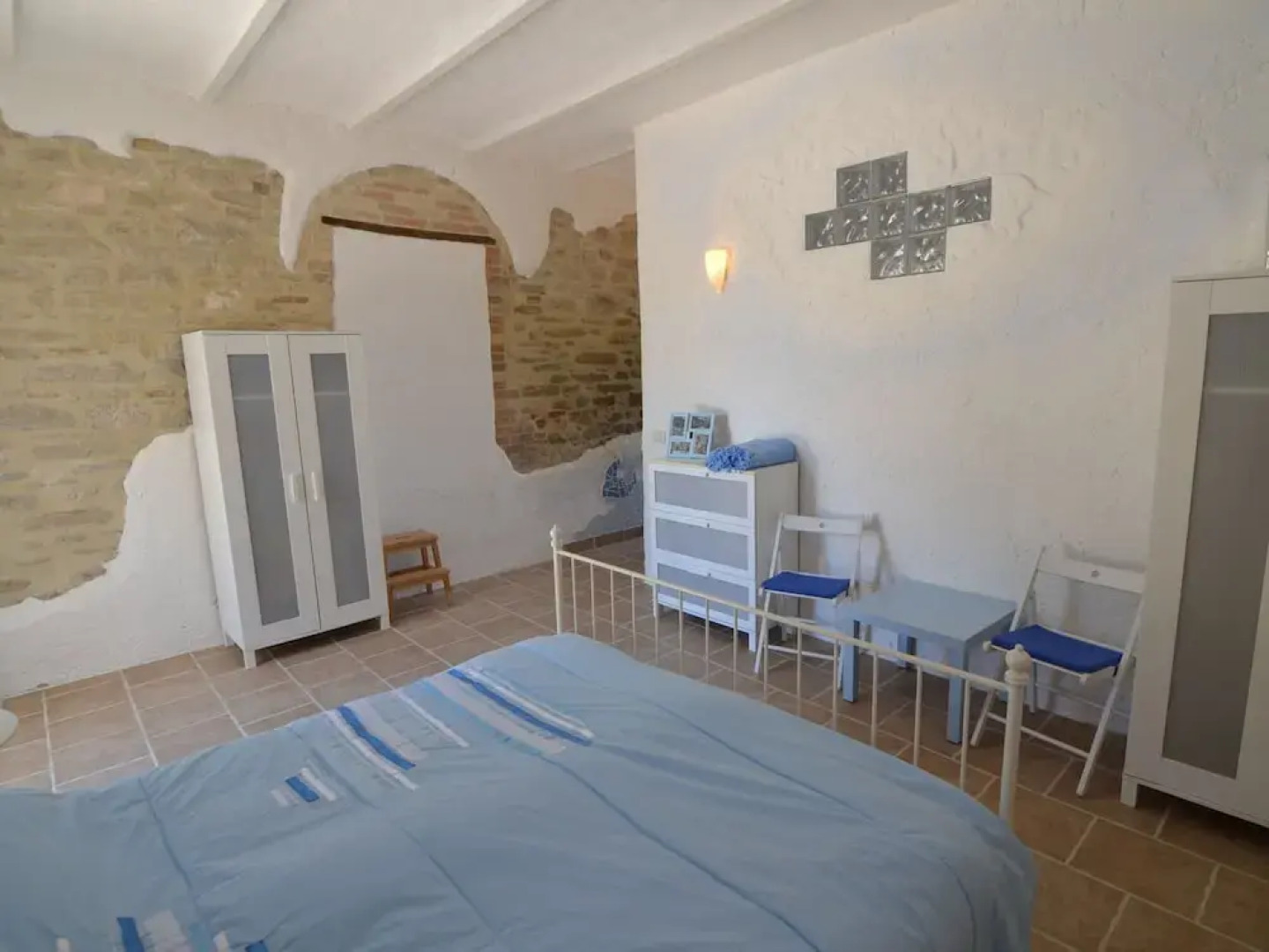 Cozy Couples Getaway w/ Wifi