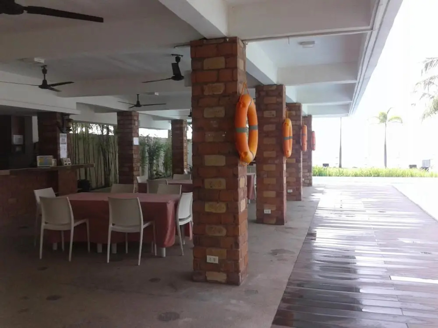 Brizo Hotel and Beach Resort