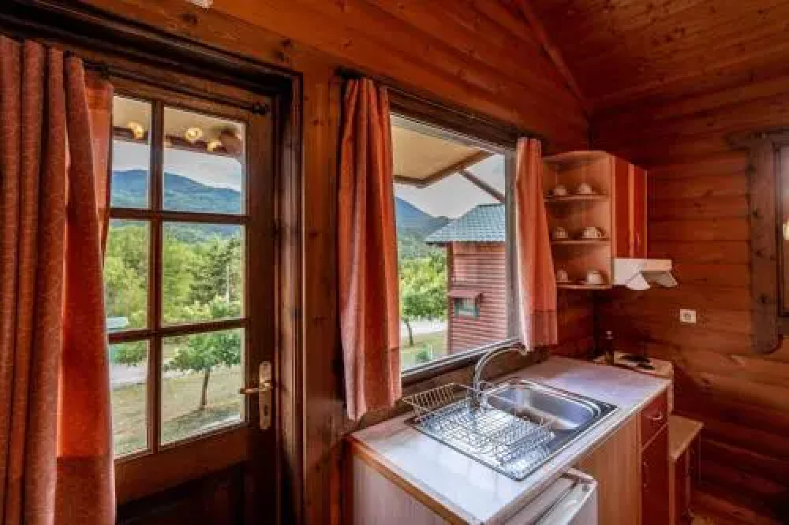 Chalet Likouresi Village